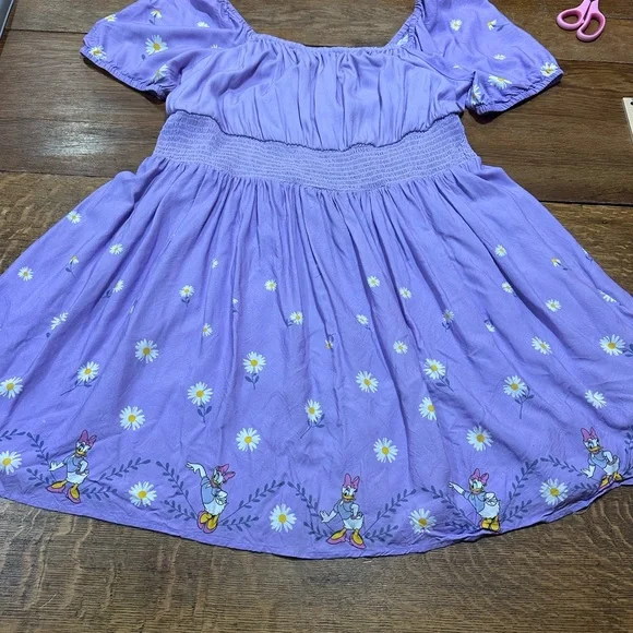 Box lunch sz 2 plus size Disney Daisy Duck Smock Waist dress - Picture 11 of 12